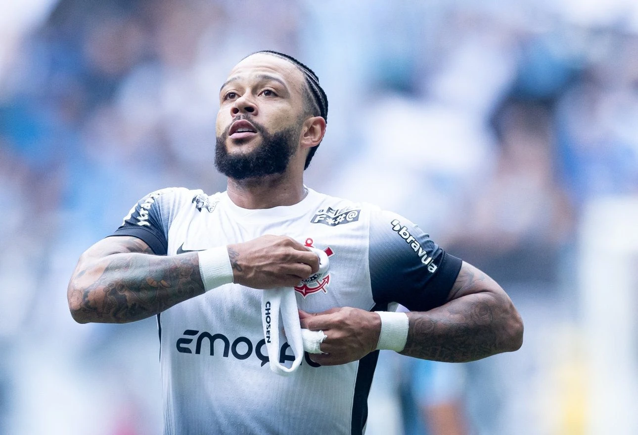 Depay convida todos os funcionários do Corinthians para sua festa de aniversário | Confira