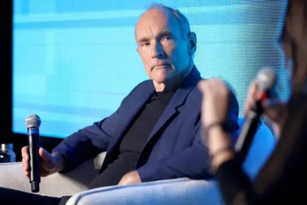 Tim Berners-Lee propõe soluções para corrigir problemas da Internet