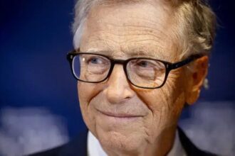 Bill Gates nega e diz que se arrepende de cada minuto com Epstein
