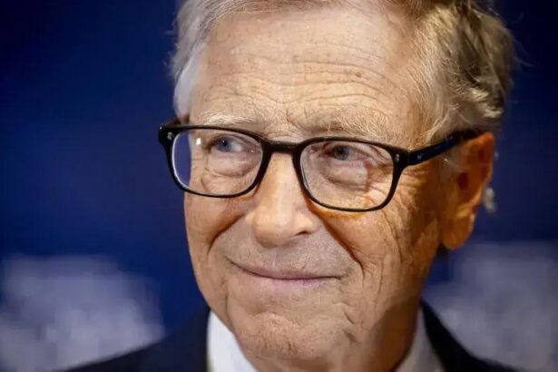 Bill Gates nega e diz que se arrepende de cada minuto com Epstein