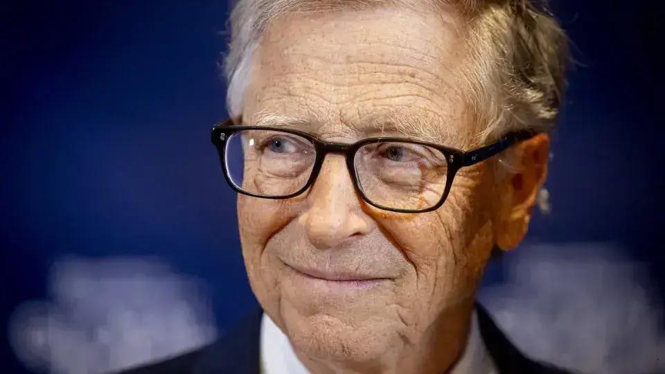 Bill Gates nega e diz que se arrepende de cada minuto com Epstein